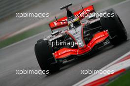 30.09.2006 Shanghai, China,  Pedro de la Rosa (ESP), McLaren Mercedes, MP4-21 - Formula 1 World Championship, Rd 16, Chinese Grand Prix, Saturday Qualifying
