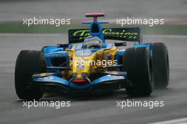 30.09.2006 Shanghai, China,  Fernando Alonso (ESP), Renault F1 Team, R26 - Formula 1 World Championship, Rd 16, Chinese Grand Prix, Saturday Qualifying