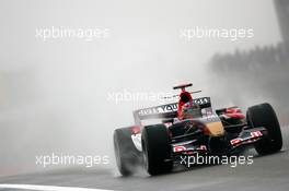 30.09.2006 Shanghai, China,  Vitantonio Liuzzi (ITA), Scuderia Toro Rosso, STR01 - Formula 1 World Championship, Rd 16, Chinese Grand Prix, Saturday Qualifying