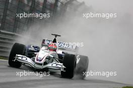 30.09.2006 Shanghai, China,  Robert Kubica (POL), BMW Sauber F1 Team, F1.06 - Formula 1 World Championship, Rd 16, Chinese Grand Prix, Saturday Qualifying