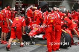 28.09.2006 Shanghai, China,  Scuderia Ferrari practice pitstops - Formula 1 World Championship, Rd 16, Chinese Grand Prix, Thursday