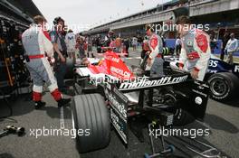 14.05.2006 Granollers, Spain,  Tiago Monteiro (POR), Midland MF1 Racing - Formula 1 World Championship, Rd 6, Spanish Grand Prix, Sunday Pre-Race Grid