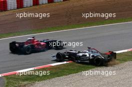 14.05.2006 Granollers, Spain,  Juan-Pablo Montoya (COL), Juan Pablo, McLaren Mercedes spins - Formula 1 World Championship, Rd 6, Spanish Grand Prix, Sunday Race