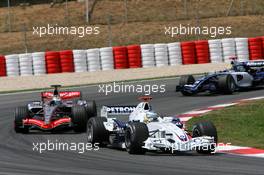 14.05.2006 Granollers, Spain,  Nick Heidfeld (GER), BMW Sauber F1 Team leads Juan-Pablo Montoya (COL), Juan Pablo, McLaren Mercedes - Formula 1 World Championship, Rd 6, Spanish Grand Prix, Sunday Race