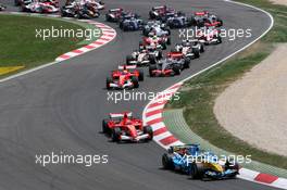 14.05.2006 Granollers, Spain,  Giancarlo Fisichella (ITA), Renault F1 Team at the start of the race - Formula 1 World Rd 6, Spanish Grand Prix, Sunday Race