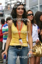 13.05.2006 Granollers, Spain,  Girl in the paddock - Formula 1 World Championship, Rd 6, Spanish Grand Prix, Saturday