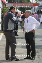 13.05.2006 Granollers, Spain,  Colin Kolles (GER), Midland MF1 Racing, Managing Director, Bernie Ecclestone (GBR) - Formula 1 World Championship, Rd 6, Spanish Grand Prix, Saturday