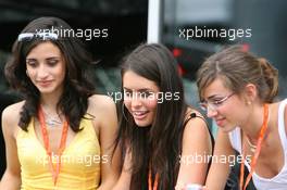 13.05.2006 Granollers, Spain,  Girls in the paddock - Formula 1 World Championship, Rd 6, Spanish Grand Prix, Saturday