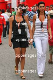 13.05.2006 Granollers, Spain,  girls in the paddock - Formula 1 World Championship, Rd 6, Spanish Grand Prix, Saturday