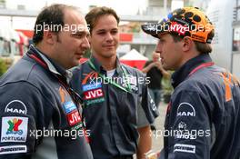 13.05.2006 Granollers, Spain,  Colin Kolles (GER), Midland MF1 Racing, Managing Director, Christijan Albers (NED), Midland MF1 Racing - Formula 1 World Championship, Rd 6, Spanish Grand Prix, Saturday