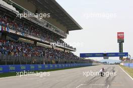 14.05.2006 Granollers, Spain,  The pits straight - Formula 1 World Championship, Rd 6, Spanish Grand Prix, Sunday