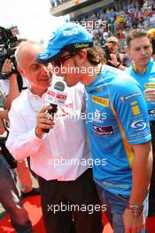 14.05.2006 Granollers, Spain,  Fernando Alonso (ESP), Renault F1 Team - Formula 1 World Championship, Rd 6, Spanish Grand Prix, Sunday