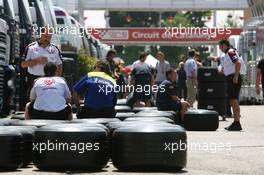 11.05.2006 Granolles, Spain,  Michelin tyres in the pit lane  - Formula 1 World Championship, Rd 6, Spanish Grand Prix, Thursday