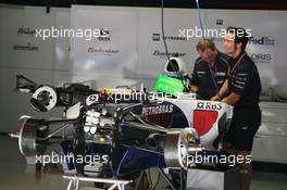 11.05.2006 Granolles, Spain,  The car of Mark Webber (AUS), Williams F1 Team is prepared - Formula 1 World Championship, Rd 6, Spanish Grand Prix, Thursday