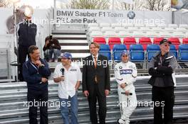 04.05.2006 Nürburg, Germany,  Dr. Mario Theissen (GER), BMW Motorsport Director, BMW Sauber F1 Team, Jacques Villeneuve (CDN), BMW Sauber F1 Team and Nick Heidfeld (GER), BMW Sauber F1 Team- Formula 1 World Championship, Rd 5, European Grand Prix, Thursday, BMW Pit Lane Theme Park