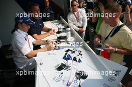 05.05.2006 Nürburg, Germany,  Nick Heidfeld (GER), BMW Sauber F1 Team signs autographs - Formula 1 World Championship, Rd 5, European Grand Prix, Friday, BMW Pit Lane Theme Park