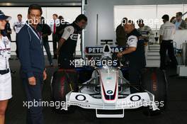 04.05.2006 Nürburg, Germany,  Dr. Mario Theissen (GER), BMW Sauber F1 Team, BMW Motorsport Director - Formula 1 World Championship, Rd 5, European Grand Prix, Thursday, BMW Pit Lane Park