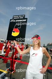 07.05.2006 Nürburg, Germany,  Grid girls - Formula 1 World Championship, Rd 5, European Grand Prix, Sunday Grid Girl