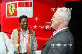 07.05.2006 Nürburg, Germany,  Balbir Singh (IND, ex. Physio of Michael Schumacher) and Rolf Schumacher - Formula 1 World Championship, Rd 5, European Grand Prix, Sunday Pre-Race Grid