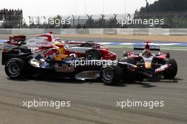 07.05.2006 Nürburg, Germany,  Vitantonio Liuzzi (ITA), Scuderia Toro Rosso crashs in David Coulthard (GBR), Red Bull Racing - Formula 1 World Championship, Rd 5, European Grand Prix, Sunday Race