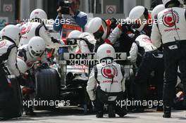 07.05.2006 Nürburg, Germany,  Rubens Barrichello (BRA), Honda Racing F1 Team, RA106  pit stop - Formula 1 World Championship, Rd 5, European Grand Prix, Sunday Race