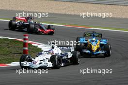 07.05.2006 Nürburg, Germany,  Jacques Villeneuve (CAN), BMW Sauber F1 Team F1.06, leads Giancarlo Fisichella (ITA), Mild Seven Renault F1 R26 and Juan-Pablo Montoya (COL), McLaren Mercedes MP4-21 - Formula 1 World Championship, Rd 5, European Grand Prix, Sunday Race