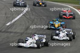07.05.2006 Nürburg, Germany,  Jacques Villeneuve (CDN), BMW Sauber F1 Team, F1.06 leads Nick Heidfeld (GER), BMW Sauber F1 Team, F1.06 - Formula 1 World Championship, Rd 5, European Grand Prix, Sunday Race