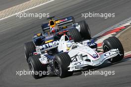 07.05.2006 Nürburg, Germany,  Nick Heidfeld (GER), BMW Sauber F1 Team, F1.06 leads Christian Klien (AUT), Red Bull Racing, RB2 - Formula 1 World Championship, Rd 5, European Grand Prix, Sunday Race