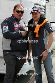 06.05.2006 Nürburg, Germany,  Colin Kolles (GER), Midland MF1 Racing, Managing Director (left), talking with Christijan Albers (NED), Midland F1 Racing, Portrait (right) - Formula 1 World Championship, Rd 5, European Grand Prix, Saturday