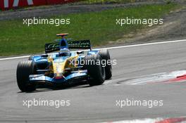 06.05.2006 Nürburg, Germany,  Fernando Alonso (ESP), Mild Seven Renault F1 R26, almost missing the chicane - Formula 1 World Championship, Rd 5, European Grand Prix, Saturday Qualifying