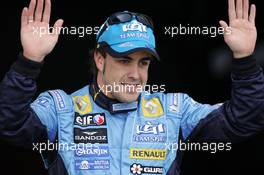 06.05.2006 Nürburg, Germany,  Fernando Alonso (ESP), Renault F1 Team gets pole position - Formula 1 World Championship, Rd 5, European Grand Prix, Saturday Qualifying