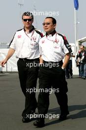 06.05.2006 Nürburg, Germany,  Otmar Szafnauer,  Vice President of Honda Racing Development and Yasuhiro Wada (JPN) President Honda Racing  - Formula 1 World Championship, Rd 5, European Grand Prix, Saturday