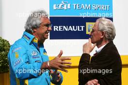 07.05.2006 Nürburg, Germany,  Flavio Briatore (ITA), Managing Director Renault F1 Team (left), talking with Prof. Jürgen Hubbert (GER), Board of Management DaimlerChrysler (right) - Formula 1 World Championship, Rd 5, European Grand Prix, Sunday
