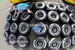 04.05.2006 Nürburg, Germany,  Michelin tyres at Renault F1 team - Formula 1 World Championship, Rd 5, European Grand Prix, Thursday