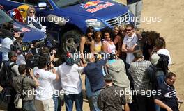 04.05.2006 Nürburg, Germany,  Formula una Girls and David Coulthard (GBR), Red Bull Racing - OFF ROAD Event close to Nürnburg of Red Bull - with Quad-Bikes, VW Touareg (Rallye Paris-Dakar) and others - Formula 1 World Championship, Rd 5, European Grand Prix, Thursday