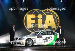 08.12.2006 Monte Carlo, Monaco,  Dr. Mario Theissen (GER), BMW Motorsport Director and Andy Priaulx (GBR) with the championship Winning car BMW 320si WTCC - 2006 FIA Gala Prize Giving Ceremony