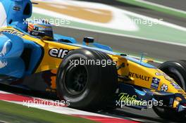 14.07.2006 Magny Cours, France,  Fernando Alonso (ESP), Renault F1 Team R26 - Formula 1 World Championship, Rd 11, French Grand Prix, Friday Practice