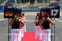 16.07.2006 Magny Cours, France,  Grid girls - Formula 1 World Championship, Rd 11, French Grand Prix, Sunday Grid Girl