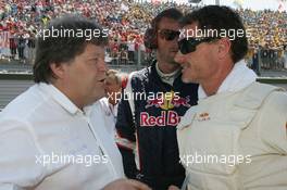 16.07.2006 Magny Cours, France,  Norbert Haug (GER), Mercedes, Motorsport chief with David Coulthard (GBR), Red Bull Racing - Formula 1 World Championship, Rd 11, French Grand Prix, Sunday Pre-Race Grid