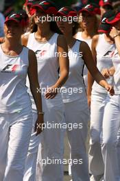 16.07.2006 Magny Cours, France,  Grid girls - Formula 1 World Championship, Rd 11, French Grand Prix, Sunday Grid Girl