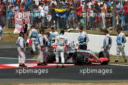 16.07.2006 Magny Cours, France,  Pedro de la Rosa (ESP), Team McLaren Mercedes MP4-21, stopped on track after the finish - Formula 1 World Championship, Rd 11, French Grand Prix, Sunday Race