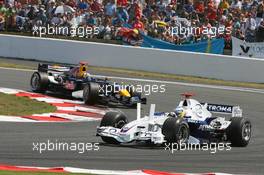 16.07.2006 Magny Cours, France,  Nick Heidfeld (GER), BMW Sauber F1 Team, F1.06 and David Coulthard (GBR), Red Bull Racing, RB2 - Formula 1 World Championship, Rd 11, French Grand Prix, Sunday Race