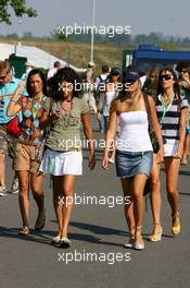 15.07.2006 Magny Cours, France,  Formula Una's arriving at the circuit - Formula 1 World Championship, Rd 11, French Grand Prix, Saturday