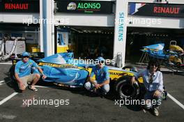 15.07.2006 Magny Cours, France,  Fernando Alonso (ESP), Renault F1 Team, Giancarlo Fisichella (ITA), Renault F1 Team, Renault F1 Team Shark Livery - Formula 1 World Championship, Rd 11, French Grand Prix, Saturday