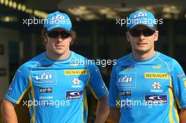 15.07.2006 Magny Cours, France,  Fernando Alonso (ESP), Renault F1 Team and Giancarlo Fisichella (ITA), Renault F1 Team - Formula 1 World Championship, Rd 11, French Grand Prix, Saturday