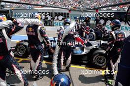 15.07.2006 Magny Cours, France,  Red Bull Racing, Practice refuelling - Formula 1 World Championship, Rd 11, French Grand Prix, Saturday Practice