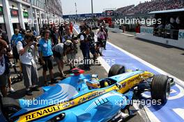 15.07.2006 Magny Cours, France,  Fernando Alonso (ESP), Renault F1 Team, R26 - Formula 1 World Championship, Rd 11, French Grand Prix, Saturday Practice