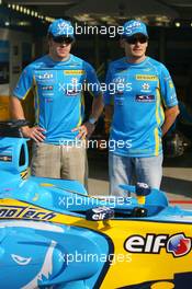 15.07.2006 Magny Cours, France,  Fernando Alonso (ESP), Renault F1 Team with Giancarlo Fisichella (ITA), Renault F1 Team - Formula 1 World Championship, Rd 11, French Grand Prix, Saturday