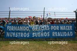 16.07.2006 Magny Cours, France,  Fan flags for Fernando Alonso (ESP), Renault F1 Team - Formula 1 World Championship, Rd 11, French Grand Prix, Sunday