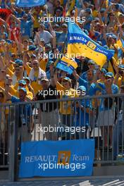 16.07.2006 Magny Cours, France,  Renault fans on the grandstand - Formula 1 World Championship, Rd 11, French Grand Prix, Sunday